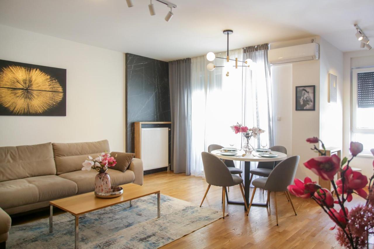 Supernova Deluxe Residence Novi Sad Luaran gambar